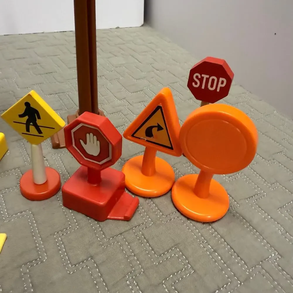Fisher Price Geotrax Lot Signs Traffic Lights Tree Cones Replacement Pieces